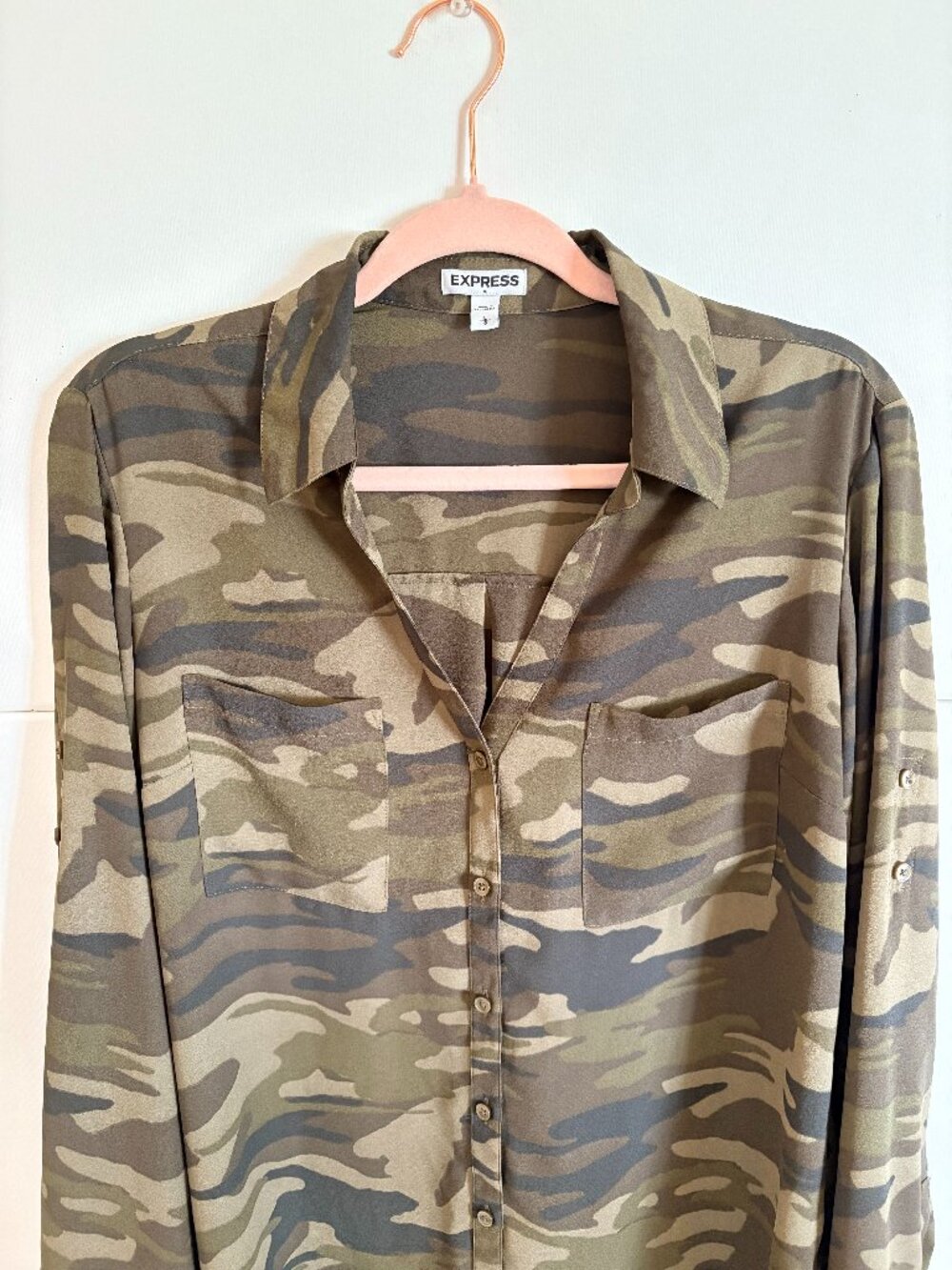 Express Shirt Womens Small Camo Sheer Roll Tab Button Up Blouse Size Large - Picture 4 of 7